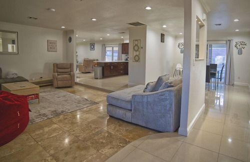Rainbow Park House | Cozy 3BR home w/ pool
