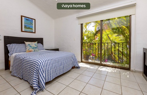 Isla Iguana House | Cozy 3BR House | Ocean Front | Pool | Marina