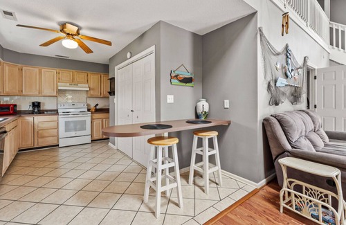 North Myrtle Beach House | Cozy 3BR near Cherry Grove Beach – Quiet stay, walk to sand, WiFi, golf carts allowed!