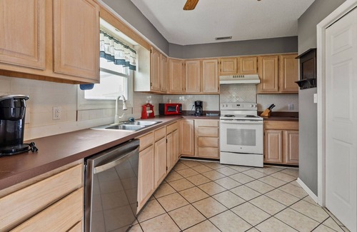 North Myrtle Beach House | Cozy 3BR near Cherry Grove Beach – Quiet stay, walk to sand, WiFi, golf carts allowed!