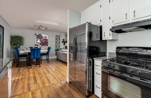 Kennesaw House | Cozy 3BR Pet-Friendly Home w/Cinema by DT Kennesaw