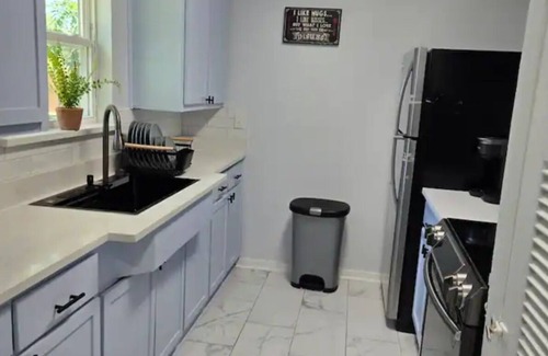Grand Prairie House | Cozy 3BR Retreat by Stadiums, Parks & Theater