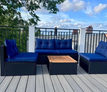 Ampere Apartment | Cozy 3BR Retreat with Rooftop Near EWR & NYC Access