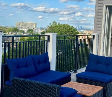 Ampere Apartment | Cozy 3BR Retreat with Rooftop Near EWR & NYC Access
