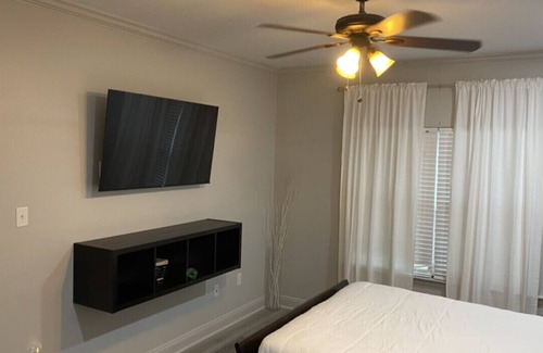 Broadmoor House | Cozy 3br townhome with attached 2 car garage!