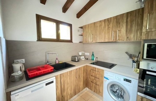Santa Giulia House | Cozy 3BR Villa, 200m from Santa-Giulia Beach, Sleeps 8, AC, BBQ, Parking Included