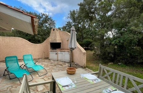 Santa Giulia House | Cozy 3BR Villa, 200m from Santa-Giulia Beach, Sleeps 8, AC, BBQ, Parking Included