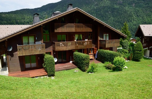 Les Houches Apartment | Cozy 3p RDJ in chalet view Chamonix Mont Blanc