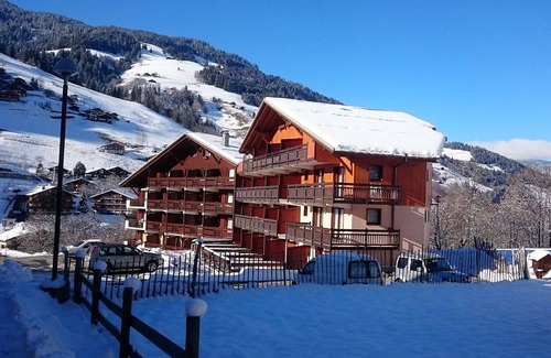 Areches Apartment | Cozy 4-6 Person Apartment in Village Center - 2 Bedrooms, Steps from Skiing