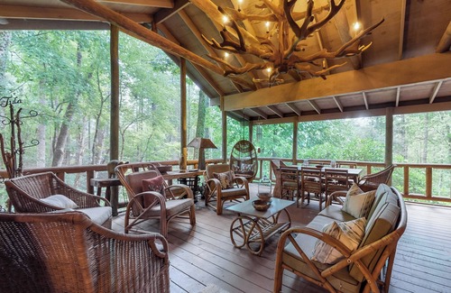 Lake Sequoyah Cabin | Cozy 4-bedroom cabin - 4 Minutes from Downtown Highlands