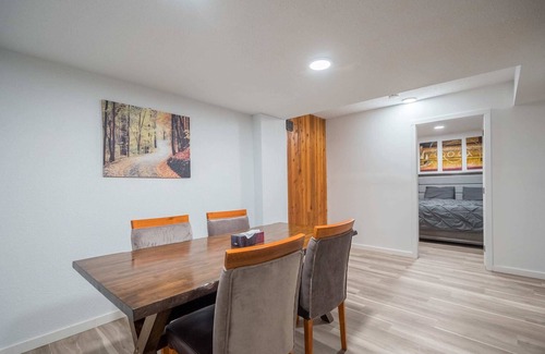 Winfield House | Cozy 4 bedroom House with free parking-Unit 1