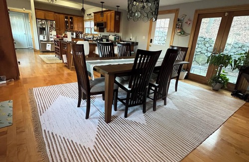 Woburn House | Cozy 4-bedroom house in superb Woburn with WiFi, AC - 16 mins to Boston