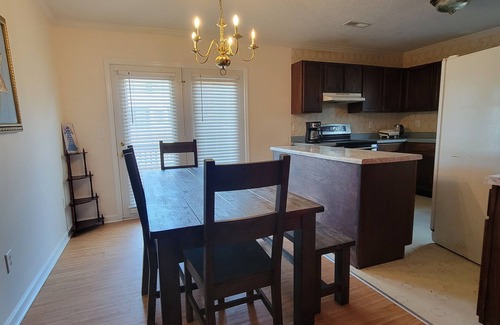 Greensboro House | Cozy 4-bedroom house with AC and WiFi near downtown Greensboro