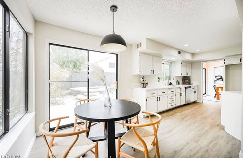 Green Valley House | Cozy 4-bedroom house in beautiful Henderson with Pool and Spa