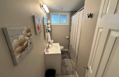 Needles House | Cozy 4-bedroom house with AC and large patio in enchanting Needles