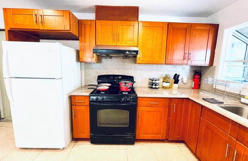 South Sundale House | Cozy 4 bedroom in Fremont with free Parking & WiFI & Great location