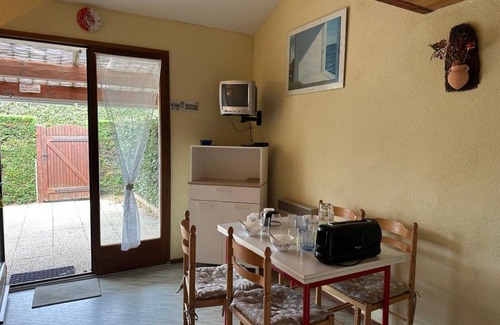 Notre-Dame-de-Monts House | Cozy 4-Person Holiday Home with Pool, Near Beach in Notre-Dame-de-Monts, France