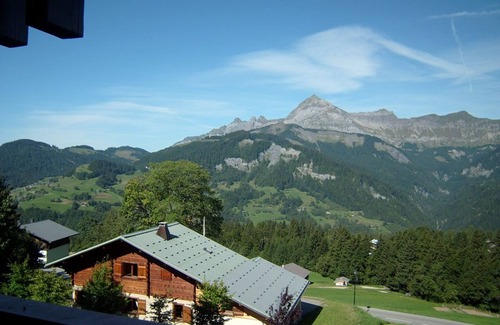 Cohennoz Apartment | Cozy 4-Person Apartment with Mezzanine, near slopes, parking included, Crest-Voland