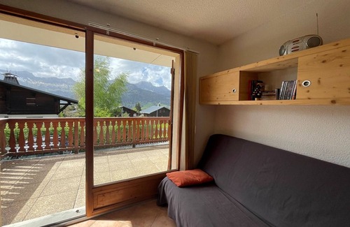 Crest-Voland Apartment | Cozy 4-Person Apartment, 2 Rooms + Mountain Area, Near Slopes, Terrace, Parking, Wi-Fi Option