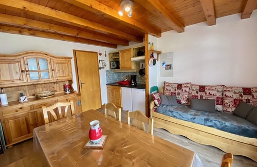 Crest-Voland Apartment | Cozy 4-Person Ski Apartment near Slopes, Crest-Voland