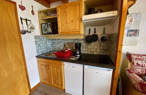 Crest-Voland Apartment | Cozy 4-Person Ski Apartment near Slopes, Crest-Voland