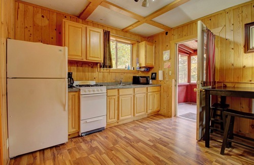Lac du Flambeau Cabin | Cozy 4 person, Wisconsin Northwoods Cabin w/access to 2 lakes! Pet Friendly!