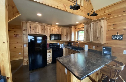 Arbor Vitae Cabin | Cozy 4 season Cabin on Big Arbor Vitae Lake-Northwoods Sugar Shack