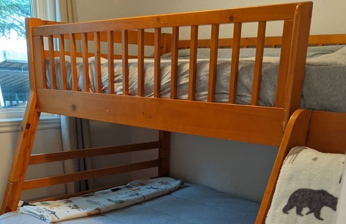 Val-des-Monts Cottage | Cozy 4 season waterfront cottage