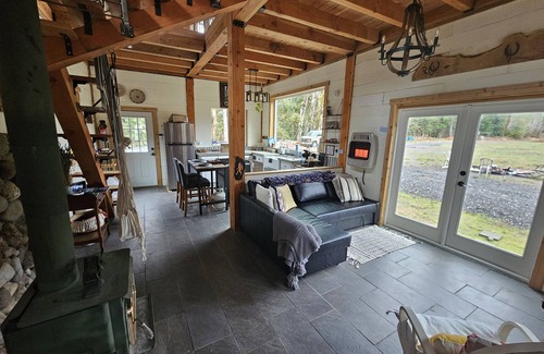 Darrington Cabin | Cozy 40 Acre Homestead Cabin w/360 Views + Soaker Tub!