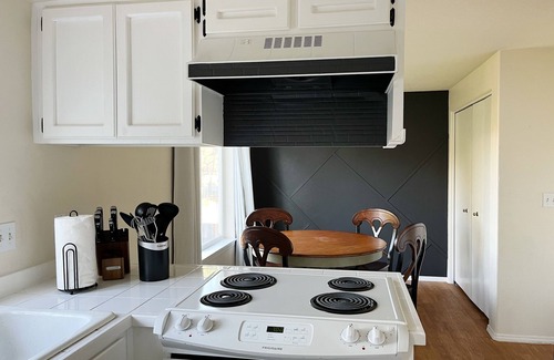 Five Oaks House | Cozy 4B House with Pool Table, Near Nike/Intel, 10miles to downtown Portland