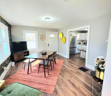 Northeast South Bend House | Cozy 4BD - Backyard Retreat - 3mins to Notre Dame