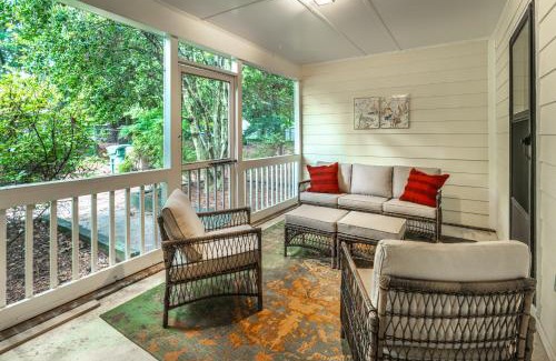 Cary House | Cozy 4bd Home - NC State & Airport nearby