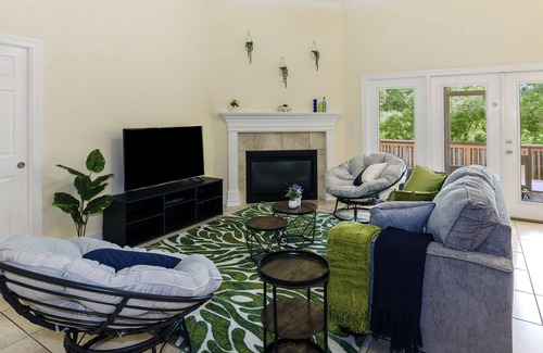 Tallahassee House | Cozy 4BR 2.5BA Home, Corn-holes Spacious