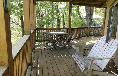 Beech Mountain Cottage | Cozy 4BR Beech Mountain cottage with views, adventure, and comfort for all.