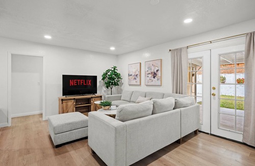 La Puente House | Cozy 4BR close to Disneyland and Downtown LA