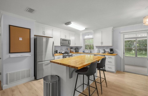 Ocala House | Cozy 4BR King Suite Home by WEC & Downtown!