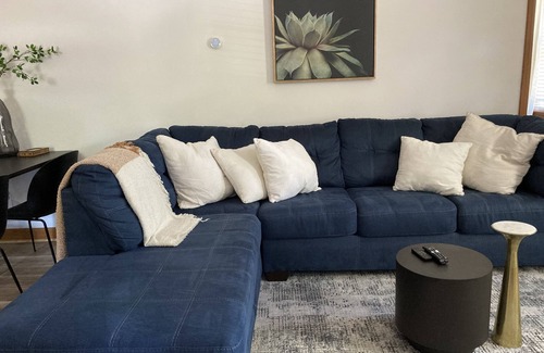Shiloh House | Cozy 5Star Guest House Near Biltmore Estate.