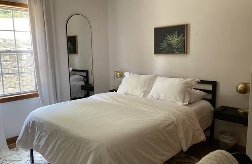 Shiloh House | Cozy 5Star Guest House Near Biltmore Estate.