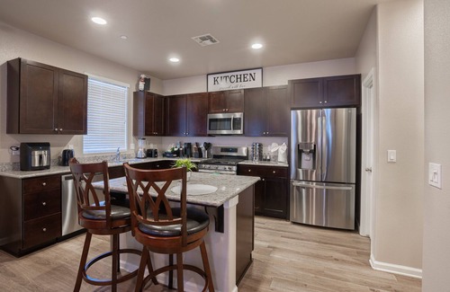 Roosevelt House | Cozy 6-Bedroom home perfect for large groups