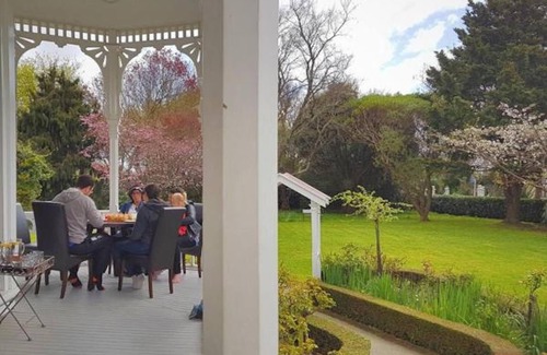 Palmerston North House | Cozy accommodation in an historic home