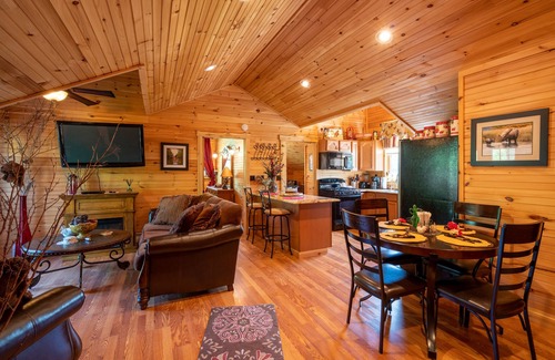 Jay Cabin | Cozy Adirondack Ski Cabin