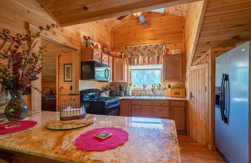 Jay Cabin | Cozy Adirondack Ski Cabin