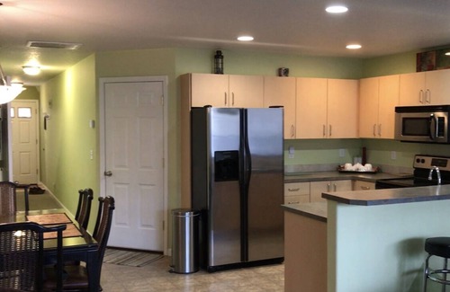 Troutdale Condo | Cozy & Affordable 3 bedroom, 2.5 bath Townhouse in Portland (Troutdale) Oregon.