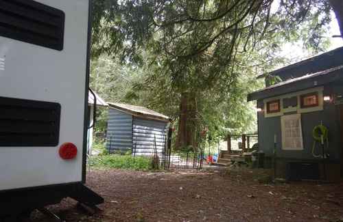 Lime Kiln House | Cozy, Affordable guest accommodations in Verlot, WA - Granite Falls Area Pets OK
