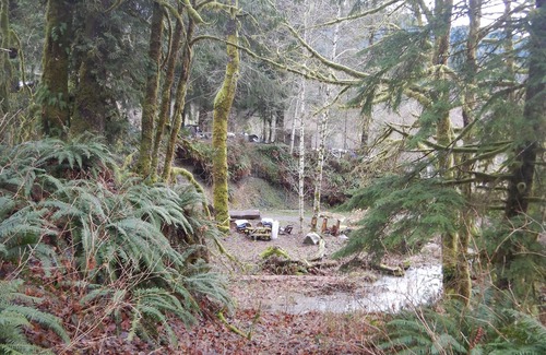 Lime Kiln House | Cozy, Affordable guest accommodations in Verlot, WA - Granite Falls Area Pets OK