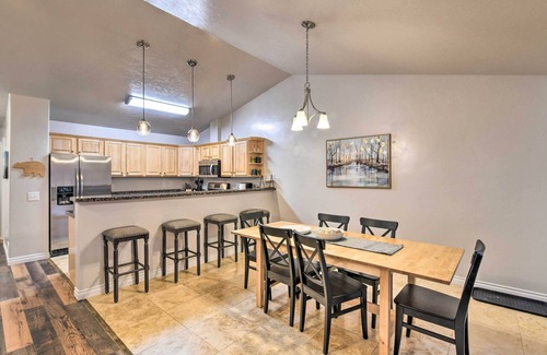 Sand Lake House | Cozy Anchorage Townhome < Half Mile to Jewel Lake!