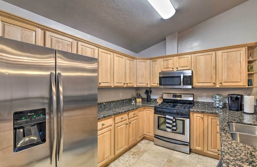 Sand Lake House | Cozy Anchorage Townhome < Half Mile to Jewel Lake!