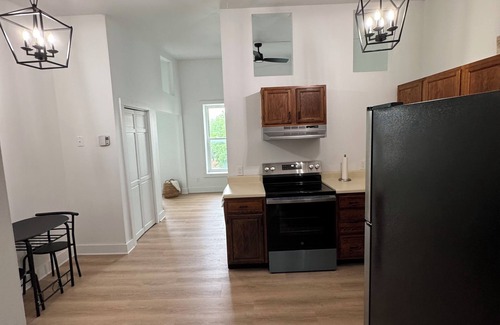 Albany Apartment | Cozy and beautiful 1-bedroom apartment in charming Albany with WiFi, AC.