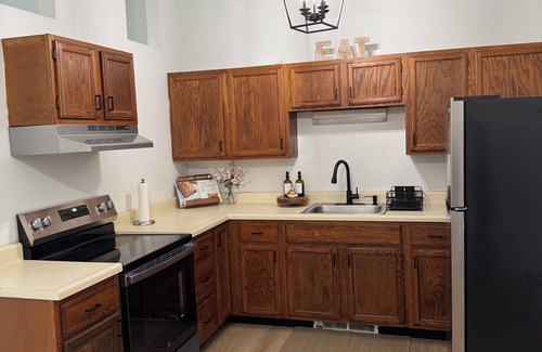 Albany Apartment | Cozy and beautiful 1-bedroom apartment in charming Albany with WiFi, AC.