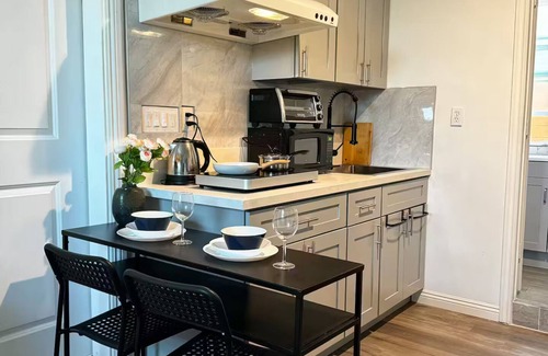 Hacienda Heights Apartment | Cozy and Bright Petite 2b1b